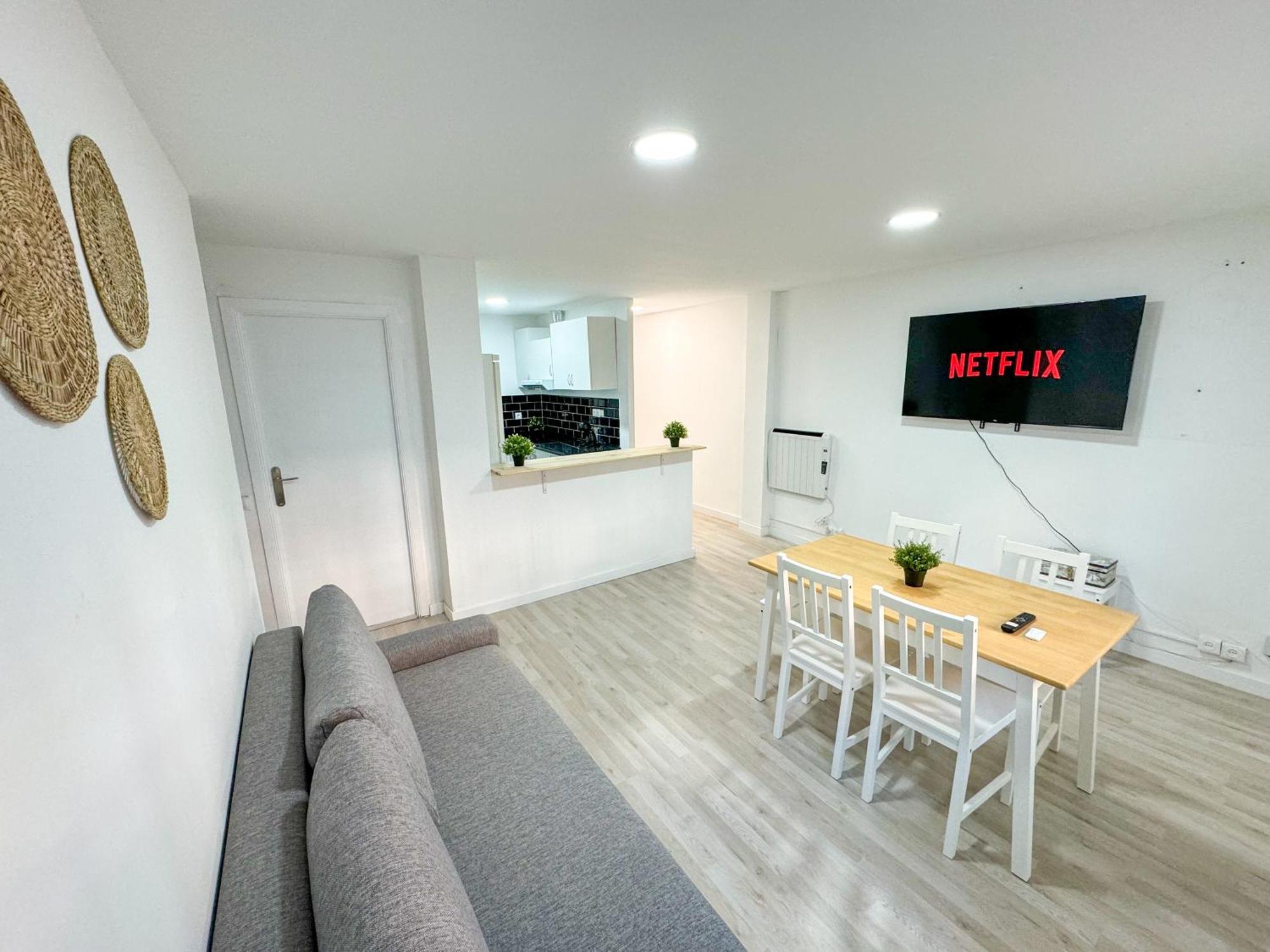 Madrina Del Pilar - Turistea Apartment *